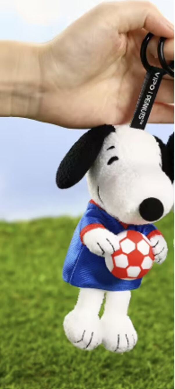 Peanuts x Vipo, Soccer Series Plush Wing Dash Snoopy Pendant/Charm, New
